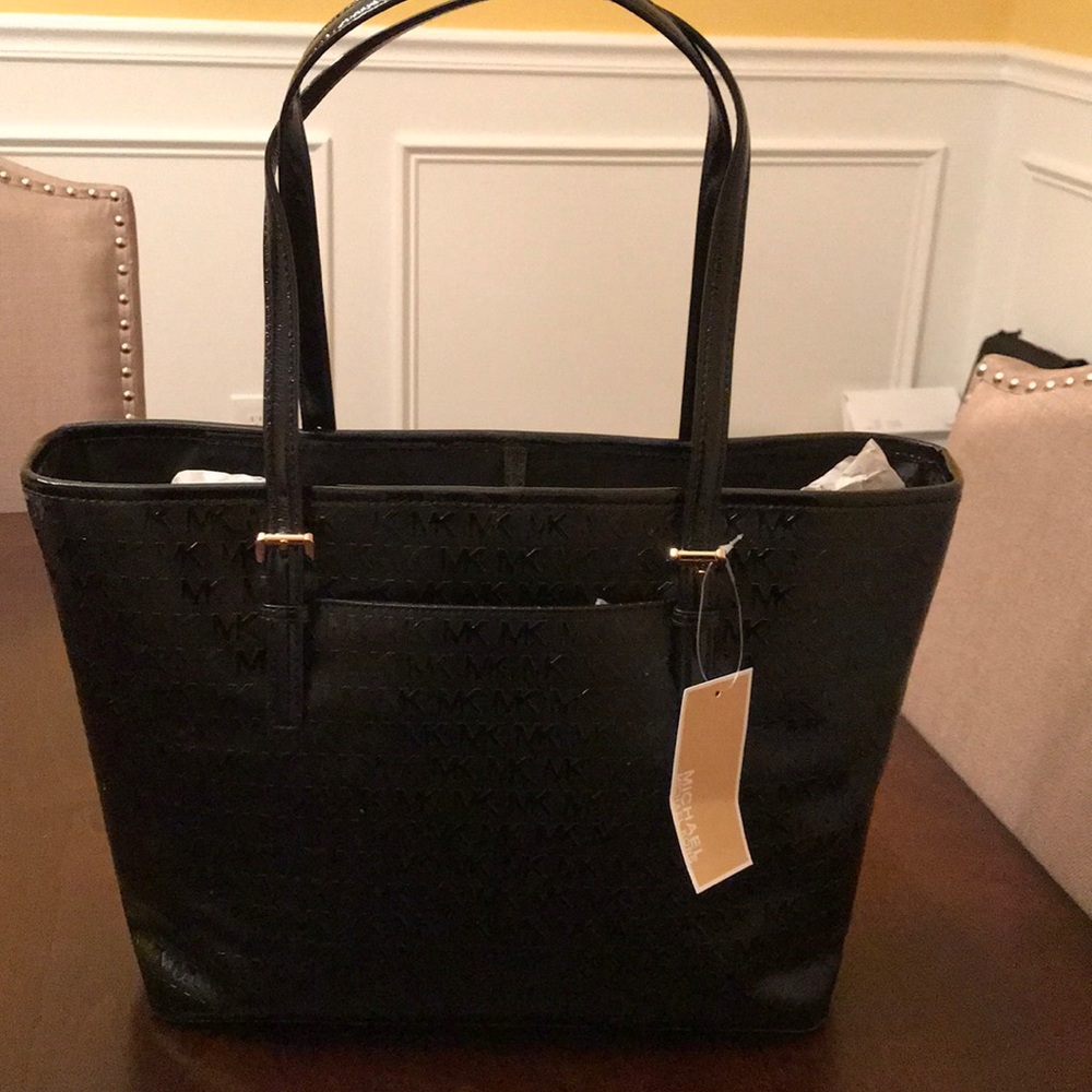 Michael Kors Logo Jet Set Carryall Tote - Picture 3 of 8